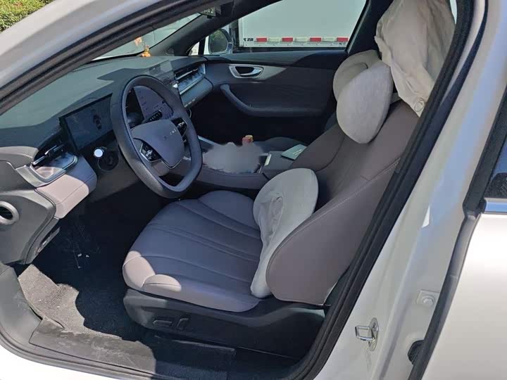 Roewe M7 DMH, 2025 — фото 8 из 9