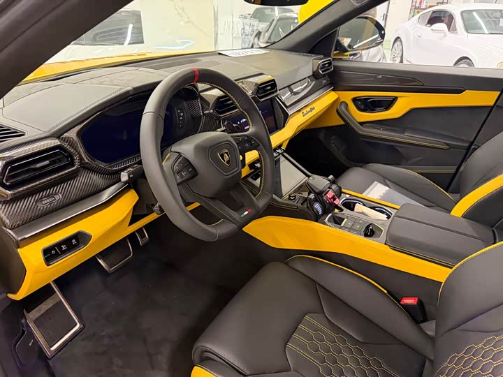 Lamborghini Urus SE, 2026 — фото 3 из 9