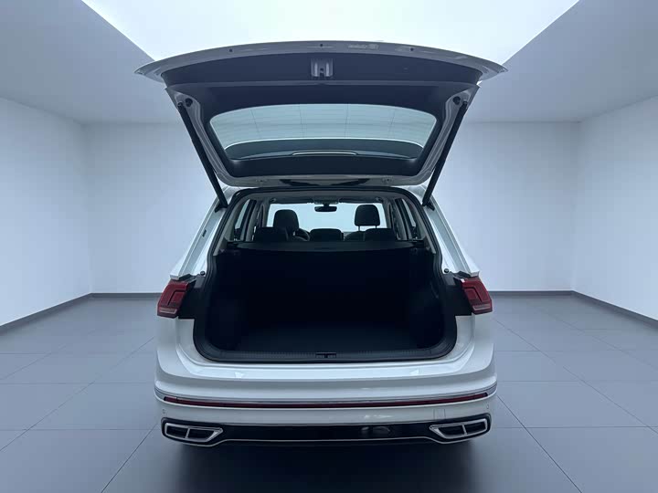 Volkswagen Tiguan L Pro, 2024 — фото 9 из 9