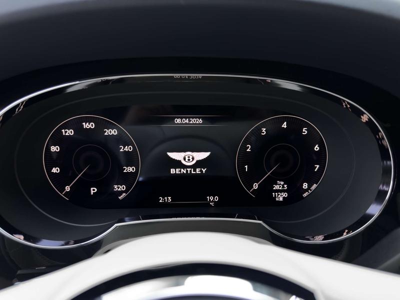 Bentley Bentayga, 2022 — фото 9 из 12