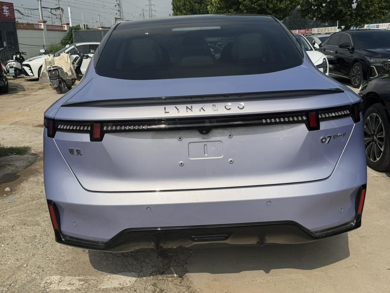 Lynk & Co 07 EM-P Hybrid, 2025 — фото 5 из 10