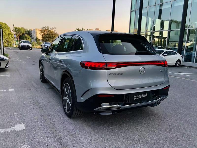 Mercedes-Benz EQS SUV, 2025 — фото 4 из 12