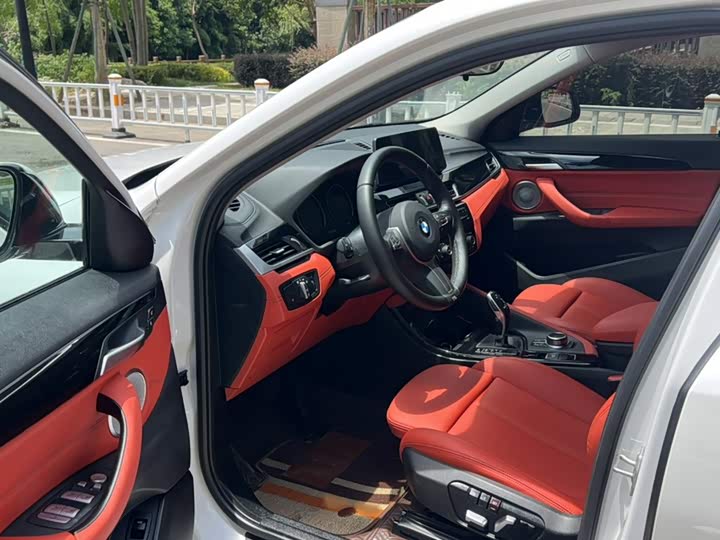 BMW X2, 2022 — фото 8 из 9