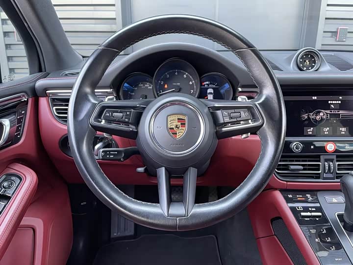 Porsche Macan, 2022 — фото 9 из 9