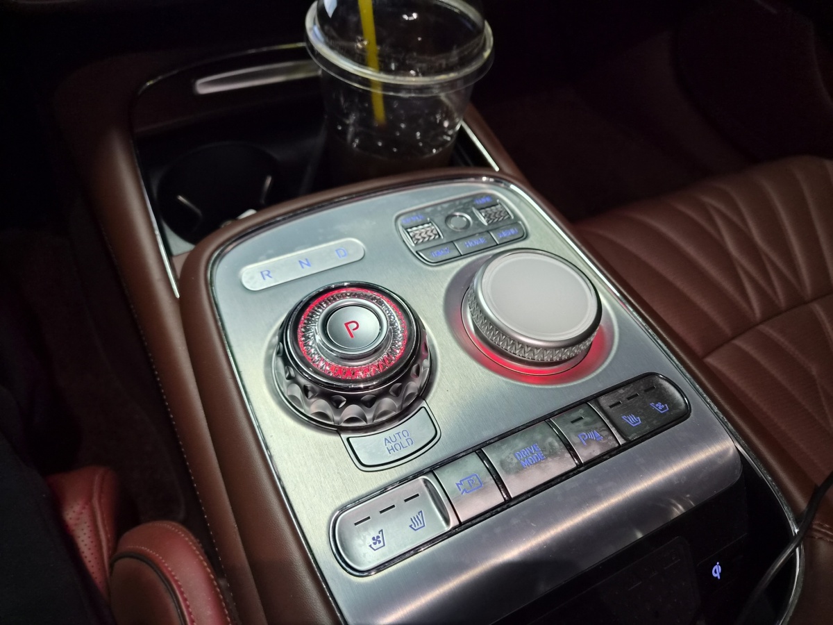 Genesis G90, 2022 — фото 8 из 12