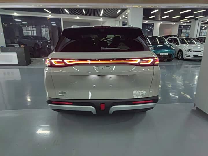 BYD Sea Lion 07 DM-i Hybrid, 2026 — фото 4 из 9
