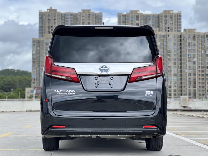 Toyota Alphard, 2022 — фото 5 из 12