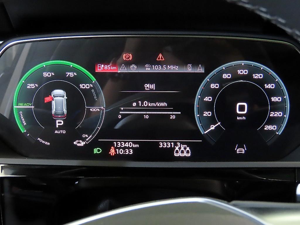 Audi Q8 e-tron, 2024 — фото 8 из 12