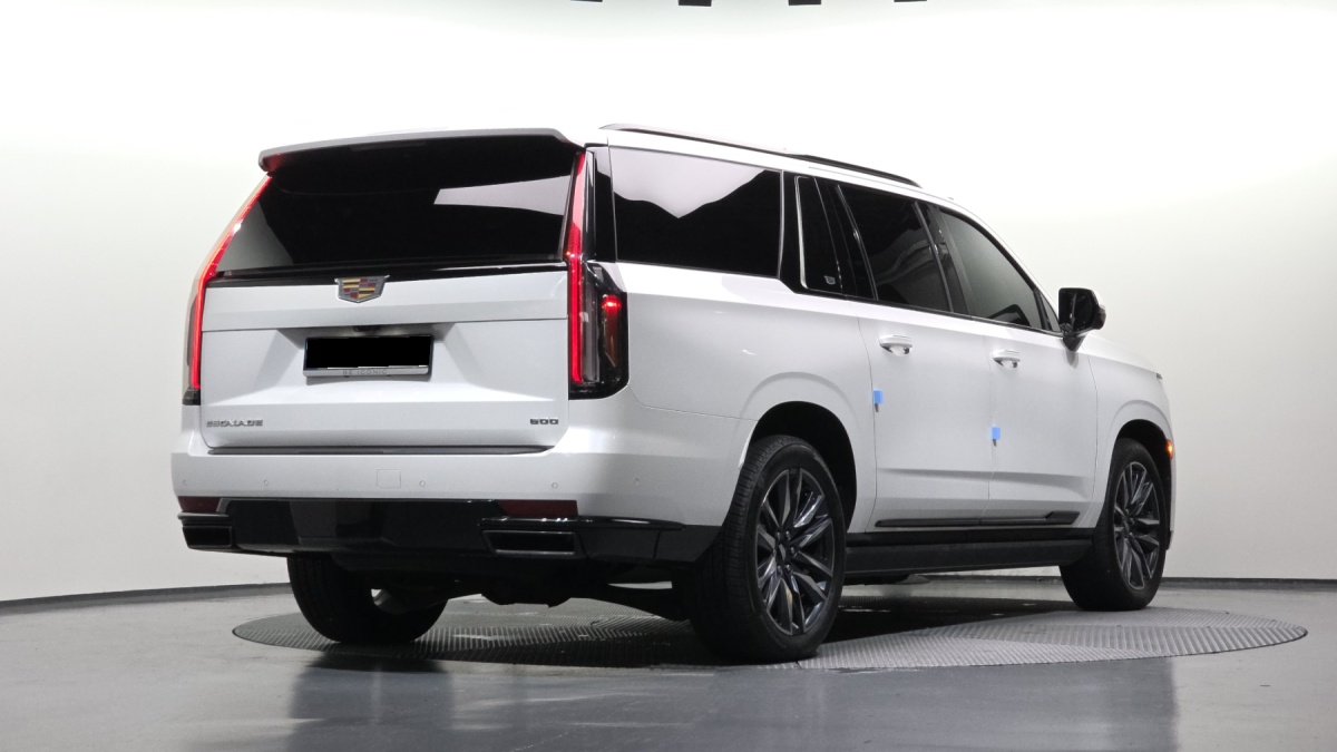 Cadillac Escalade, 2022 — фото 2 из 12