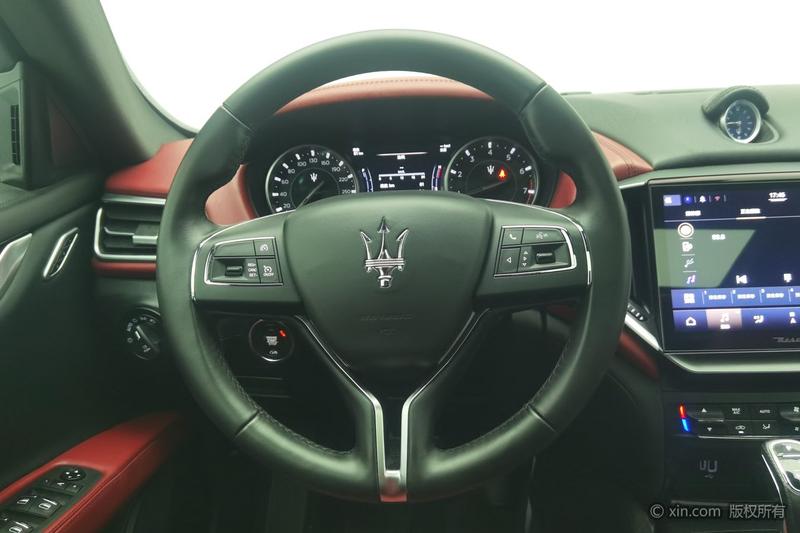 Maserati Ghibli, 2023 — фото 9 из 12