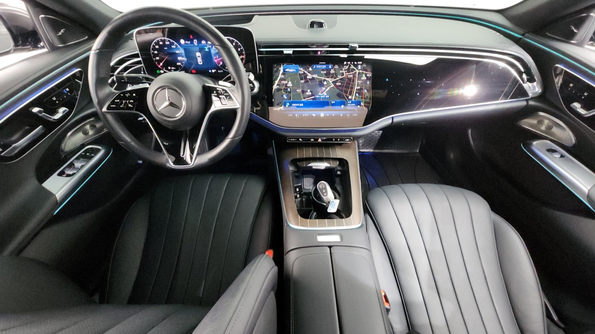 Mercedes-Benz E-Class, 2024 — фото 7 из 12