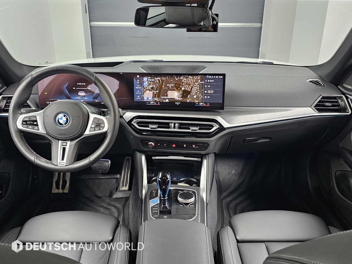 BMW i4, 2022 — фото 7 из 12
