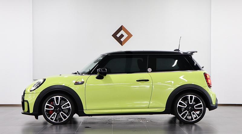 Mini Mini JCW, 2022 — фото 4 из 12