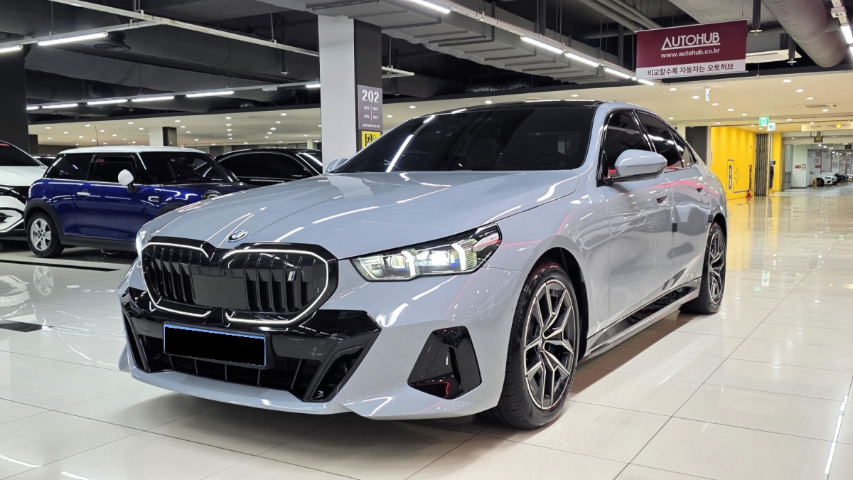 BMW i5, 2026 — фото 5 из 12