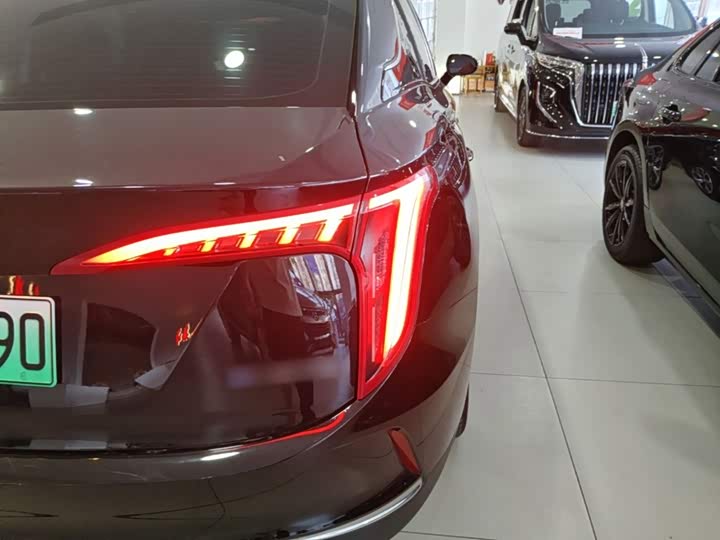 Hongqi E-QM5, 2023 — фото 8 из 9