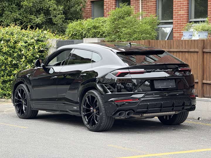 Lamborghini Urus, 2024 — фото 3 из 7
