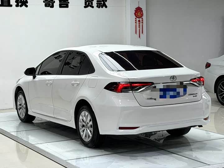Toyota Corolla, 2023 — фото 4 из 9