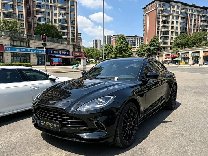 Aston Martin DBX, 2021 — купить в Иванове под ключ