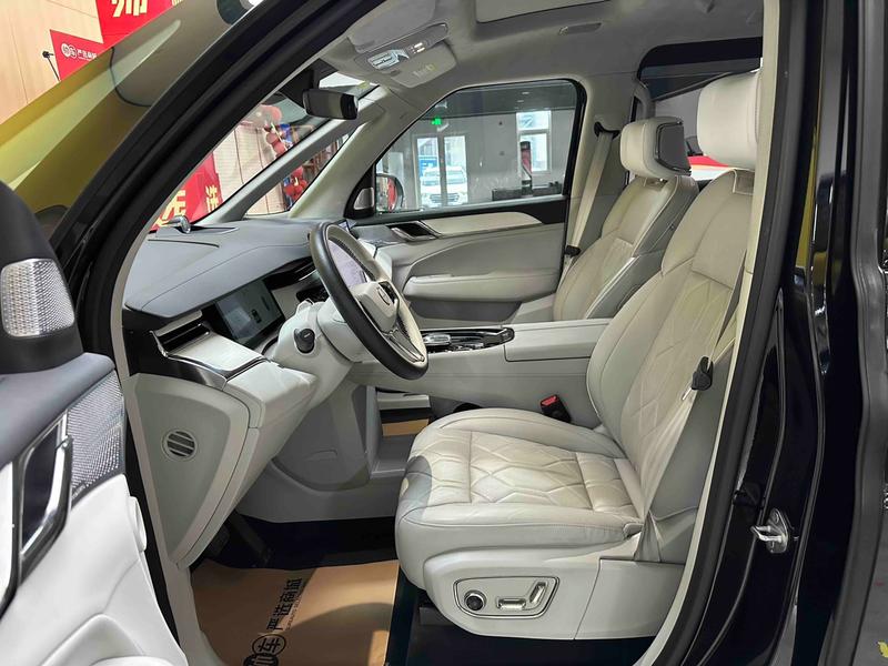 Volvo EM90, 2024 — фото 8 из 11