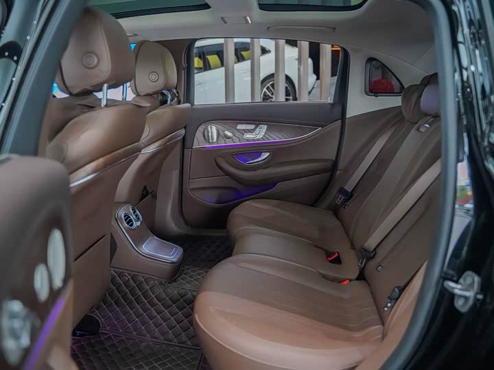 Mercedes-Benz E-Class, 2023 — фото 3 из 9