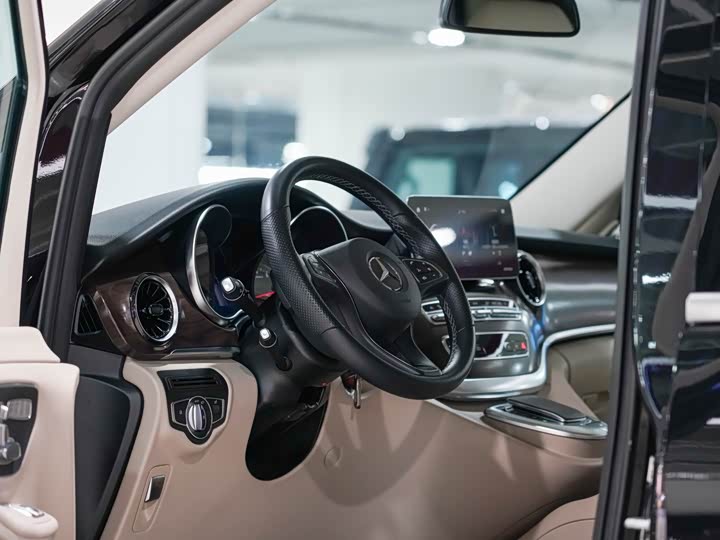 Mercedes-Benz V-Class, 2023 — фото 9 из 9