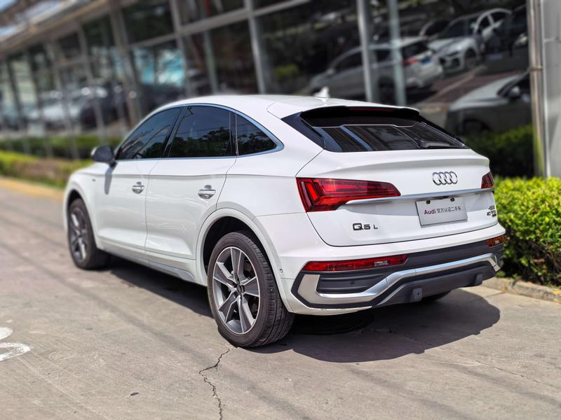 Audi Q5L Sportback, 2022 — фото 4 из 12