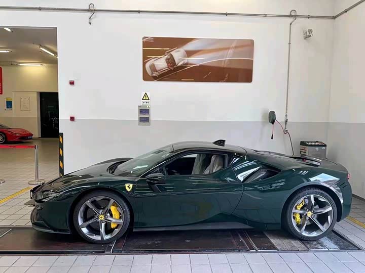 Ferrari SF90, 2023 — фото 2 из 3
