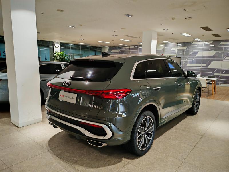 Audi Q5L, 2025 — фото 2 из 12