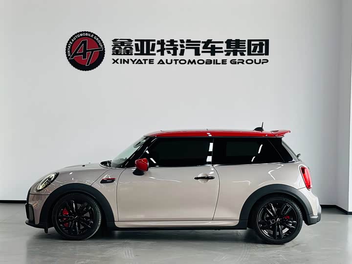 Mini Mini JCW, 2021 — фото 4 из 9