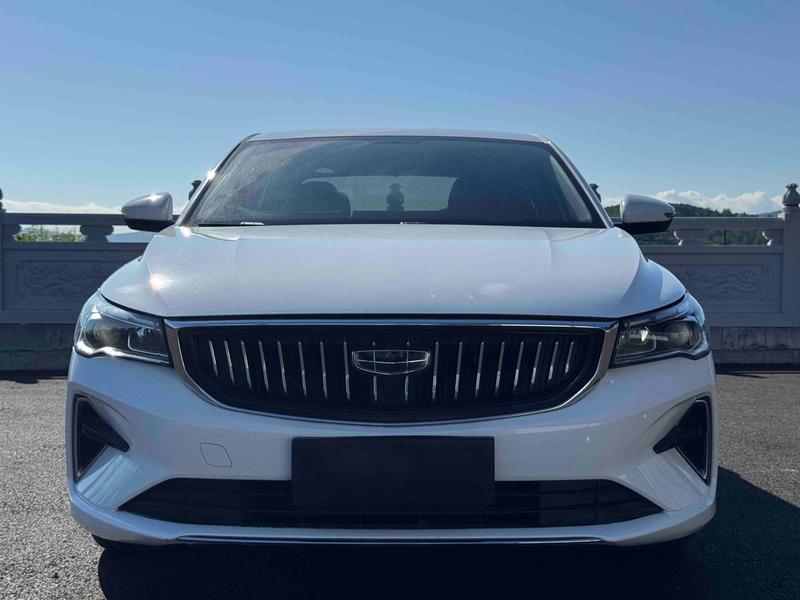 Geely Emgrand, 2023 — фото 2 из 12