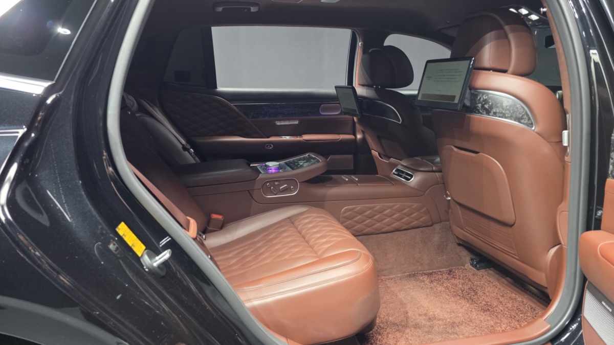 Genesis G90, 2023 — фото 12 из 12