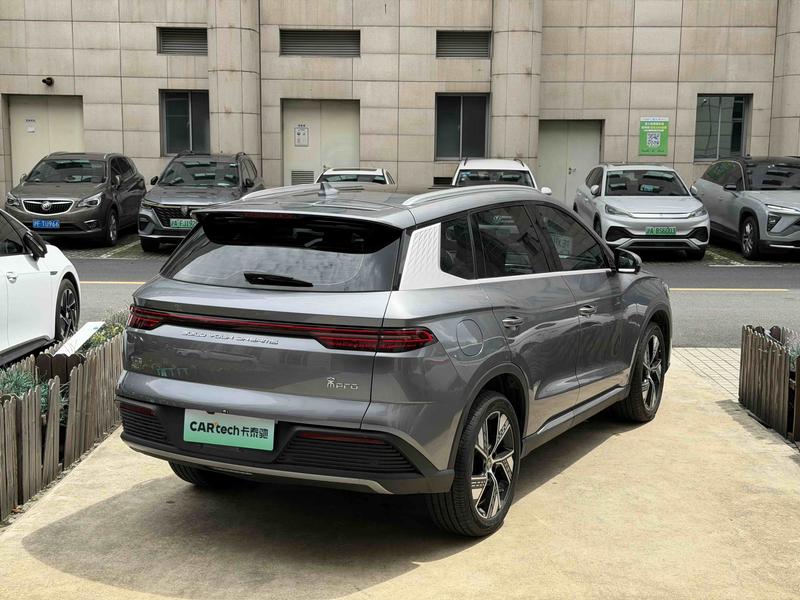 BYD Song Pro Hybrid, 2024 — фото 4 из 11