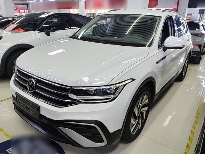 Volkswagen Tiguan L Pro, 2022 — купить в Санкт-Петербурге под ключ