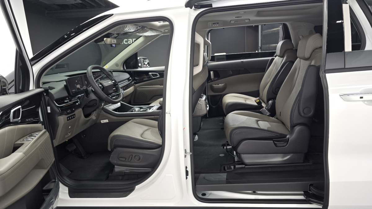 Kia Carnival, 2026 — фото 11 из 12