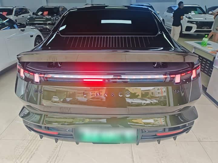 Lynk & Co 30 EM-P Hybrid, 2025 — фото 6 из 9