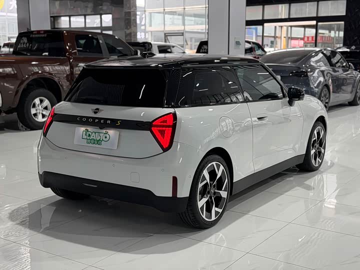 Mini Cooper, 2025 — фото 9 из 9