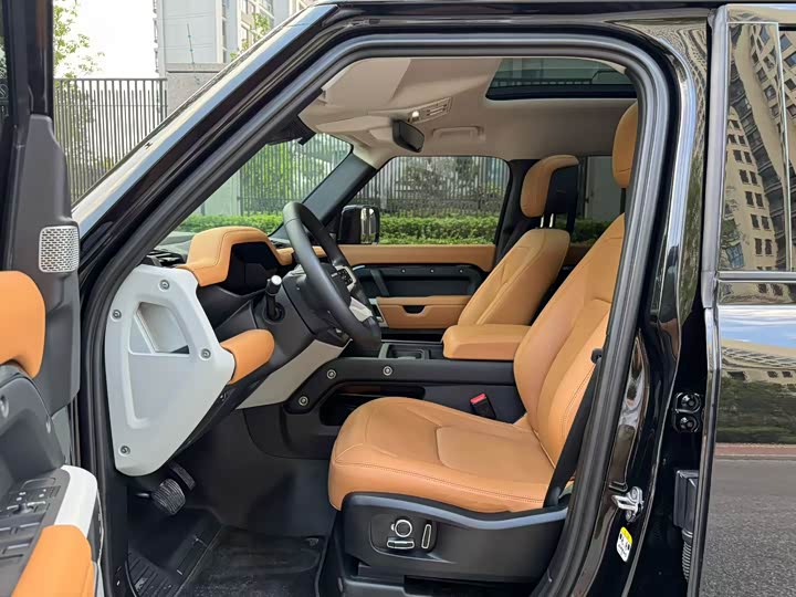 Land Rover Defender, 2023 — фото 8 из 12