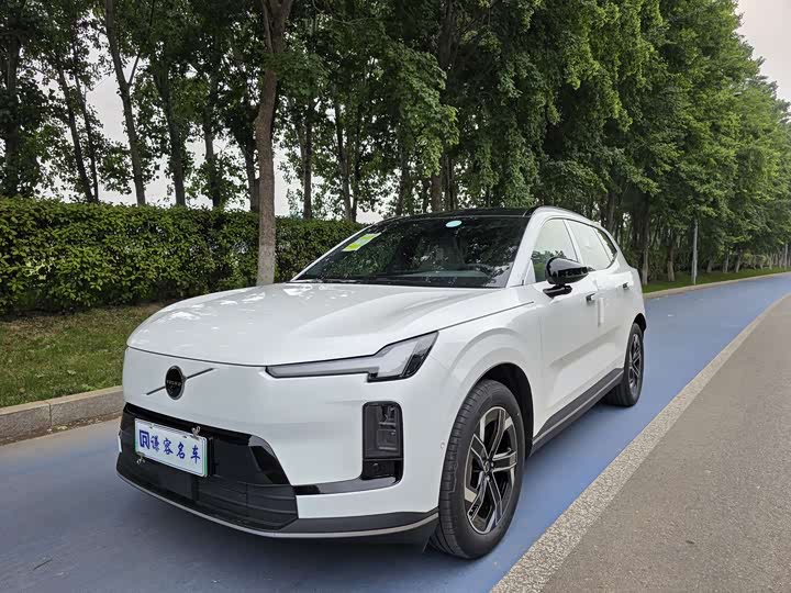 Volvo XC70 Hybrid, 2025 — купить в Казани под ключ
