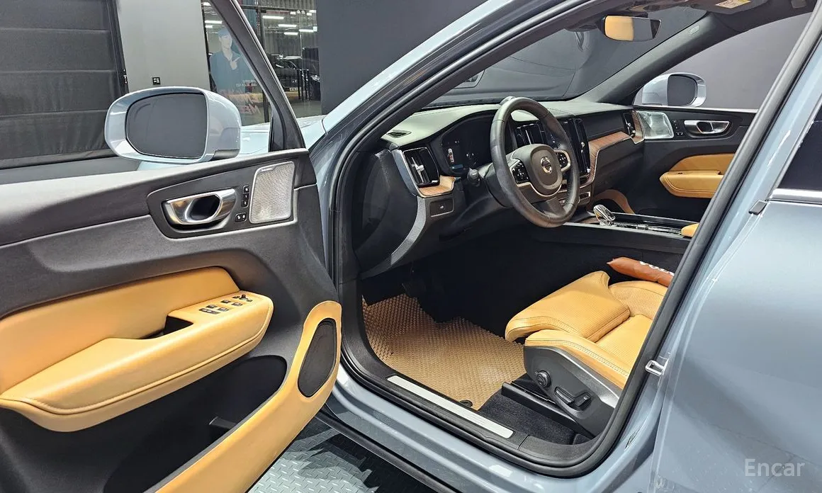 Volvo XC60, 2022 — фото 11 из 12