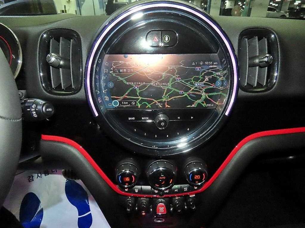 Mini Countryman, 2023 — фото 10 из 12