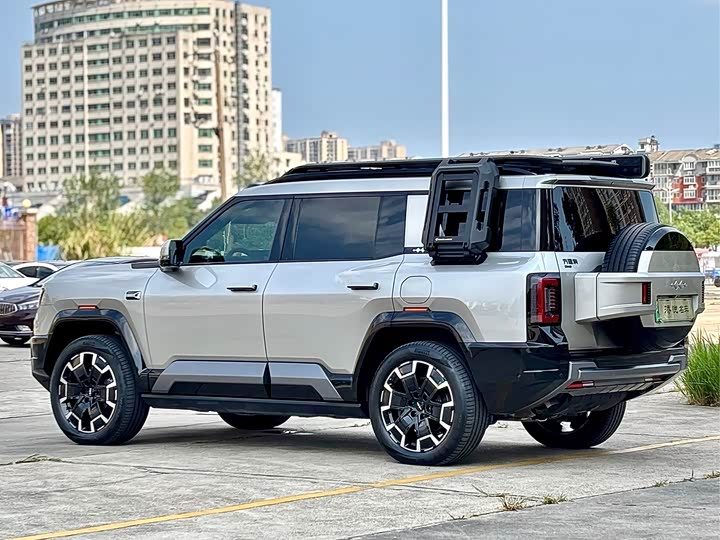 BYD FangChengBao Leopard 8, 2025 — фото 5 из 9