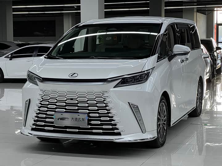 Lexus LM, 2024 — купить в Иванове под ключ