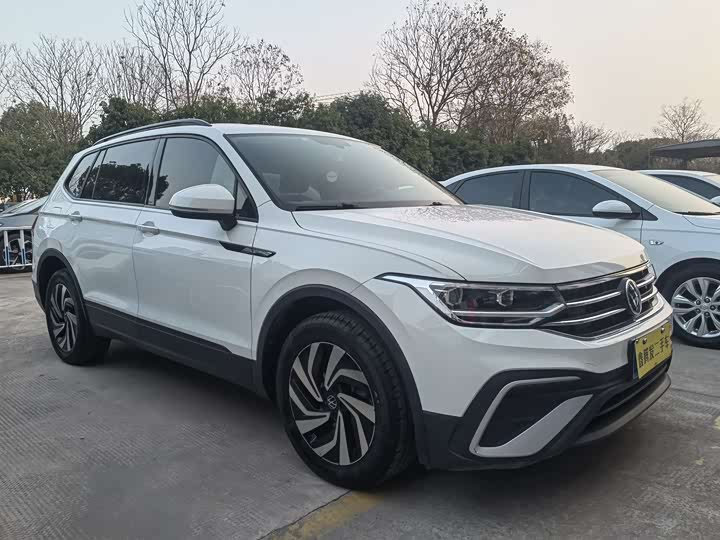 Volkswagen Tiguan L Pro, 2022 — фото 3 из 9