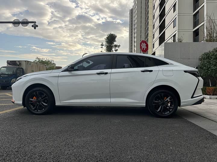 Dongfeng Aeolus Yixuan, 2023 — фото 8 из 9