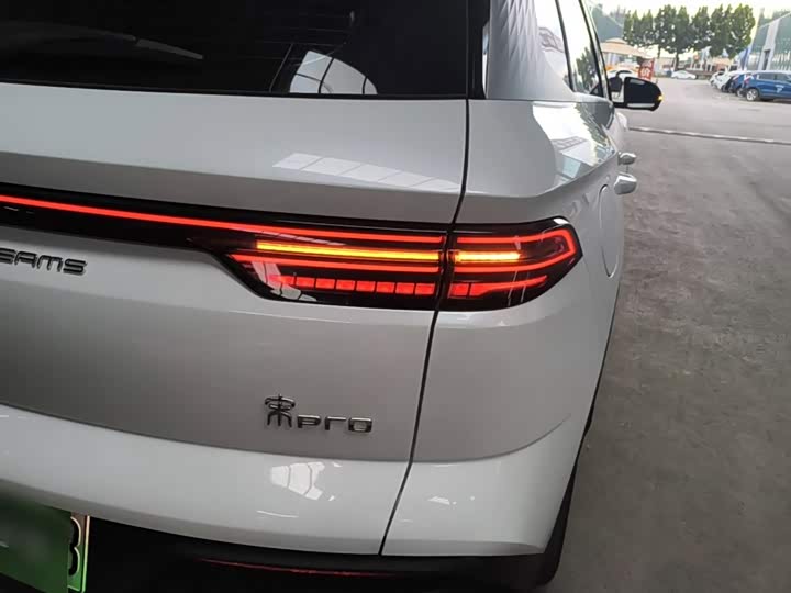 BYD Song Pro Hybrid, 2024 — фото 8 из 9