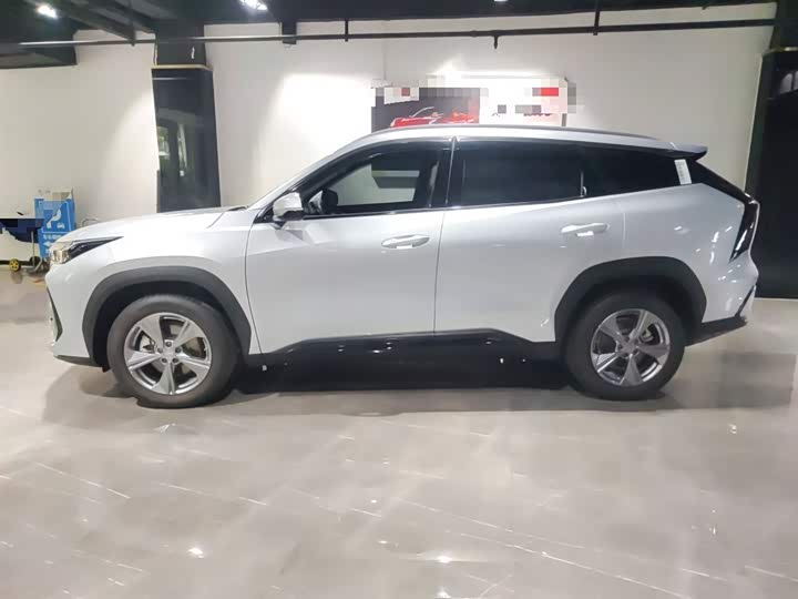 Geely Atlas L, 2025 — фото 5 из 12