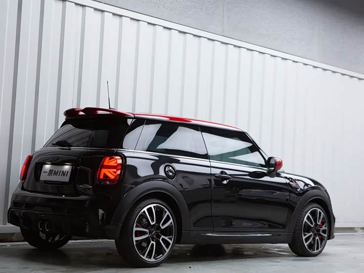 Mini Mini JCW, 2022 — фото 4 из 9
