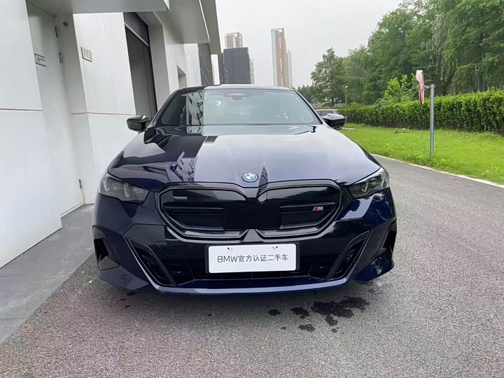 BMW i5, 2023 — фото 2 из 9