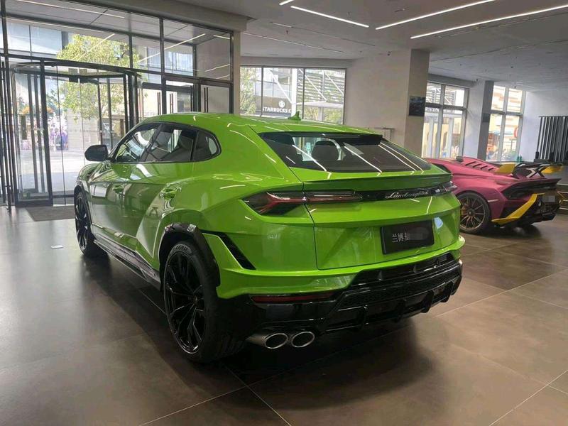 Lamborghini Urus, 2023 — фото 3 из 7