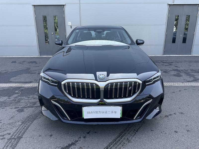 BMW i5, 2025 — фото 2 из 9